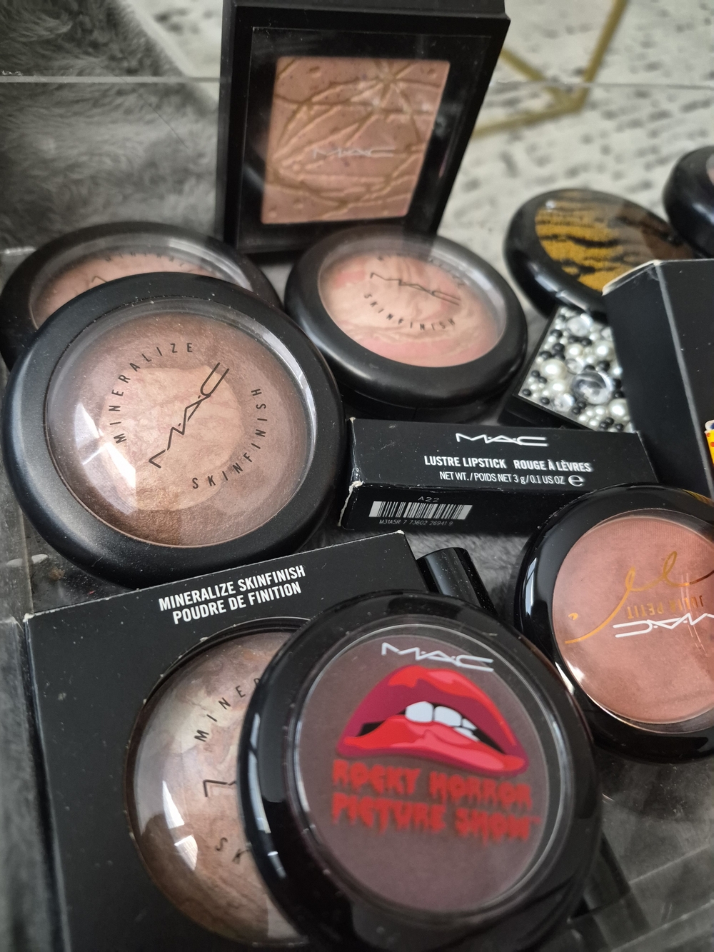 MAC Cosmetics Limited Edition Lot 24 Pcs - Picture 4 of 10